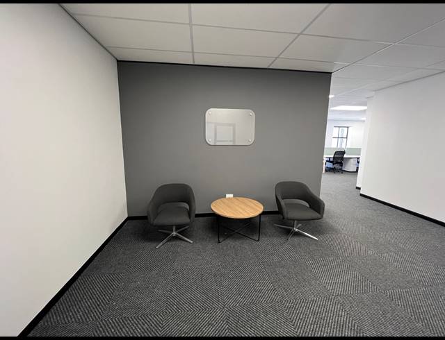 138M² OFFICE TO LET IN HYDE PARK